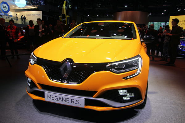 Renault lève le voile sur la Mégane RS - Salon de Francfort ©G.Bardou/Linternaute.com Renault lève le voile sur la Mégane RS - Salon de Francfort ©G.Bardou/Linternaute.com