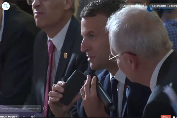 Emmanuel Macron à Thomas Pesquet : "Vous nous avez fait rêver" - Thomas Pesquet ©Periscope Emmanuel Macron à Thomas Pesquet : "Vous nous avez fait rêver" - Thomas Pesquet ©Periscope