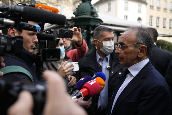 Zemmour perisiste et signe : il "ne regrette absolument pas" ses propos - Éric Zemmour © Francois Mori/AP/SIPA Zemmour perisiste et signe : il "ne regrette absolument pas" ses propos - Éric Zemmour © Francois Mori/AP/SIPA