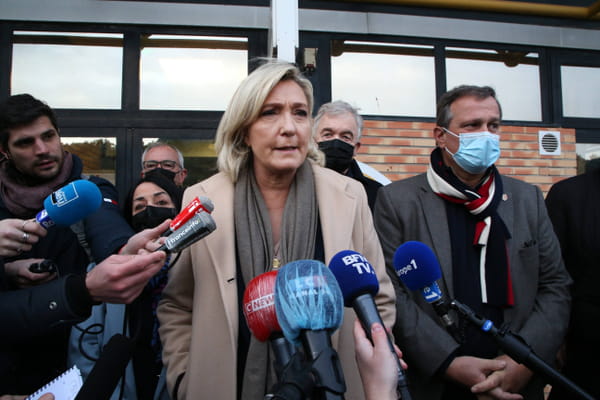 Une exonération d'impôt pour retenir les jeunes en France - Marine Le Pen ©Alain ROBERT/SIPa Une exonération d'impôt pour retenir les jeunes en France - Marine Le Pen ©Alain ROBERT/SIPa