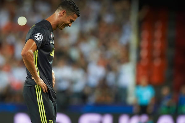 L'image de la soirée en Ligue des Champions : les larmes de Ronaldo - Ligue des champions ©Bagu Blanco/BPI/REX/Shutterstock/SIPA L'image de la soirée en Ligue des Champions : les larmes de Ronaldo - Ligue des champions ©Bagu Blanco/BPI/REX/Shutterstock/SIPA