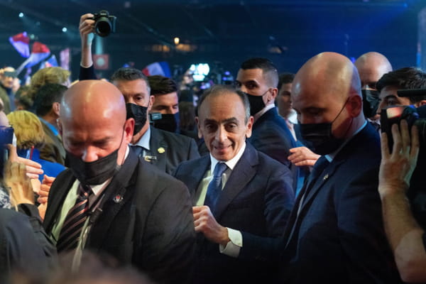 Le premier meeting de Zemmour marqué par de violents affrontements - Éric Zemmour ©Francois Mori/AP/SIPA Le premier meeting de Zemmour marqué par de violents affrontements - Éric Zemmour ©Francois Mori/AP/SIPA