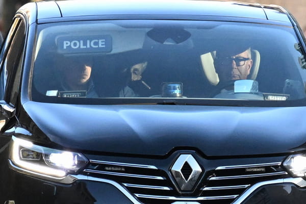 L'image de l'arrivée de Nicolas Sarkozy à la prison de la Santé - Sarkozy en prison ©Emma Da Silva/AP/SIPA