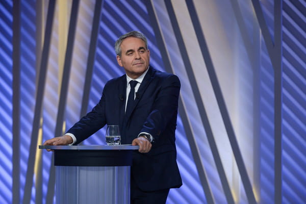 Xavier Bertrand déjà tourné vers une confrontation avec Emmanuel Macron - Xavier Bertrand - Présidentielle 2022 ©ISA HARSIN/SIPA Xavier Bertrand déjà tourné vers une confrontation avec Emmanuel Macron - Xavier Bertrand - Présidentielle 2022 ©ISA HARSIN/SIPA