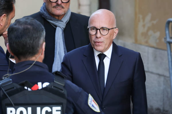 Le maire de Nice Eric Ciotti est venu rendre hommage &agrave; Loana - Obsèques de Loana &copy;